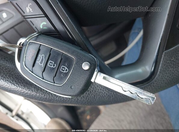 5XYZU3LB8HG420296 2017 HYUNDAI SANTA FE SPORT Белый Вид панели приборов