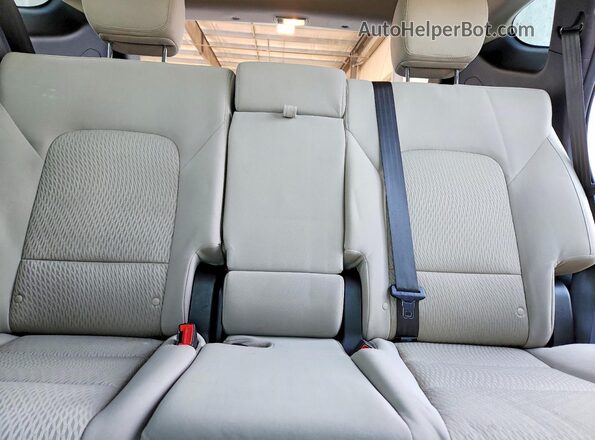 5XYZU3LB8HG429385 2017 HYUNDAI SANTA White უკანა სავარძლების ხედი