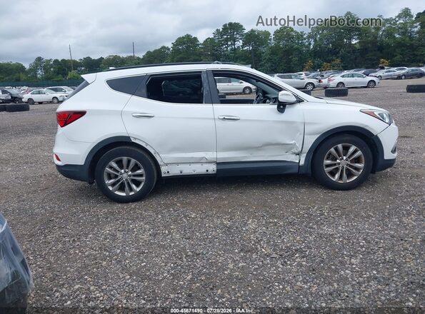 5XYZUDLA0HG458022 2017 HYUNDAI SANTA FE SPORT White Vista interior trasera