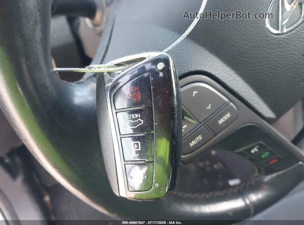 5XYZW4LA5HG491575 2017 HYUNDAI SANTA FE SPORT Gray Dashboard view