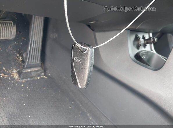 5XYZWDLA8HG466685 2017 HYUNDAI SANTA FE SPORT Черный Вид панели приборов