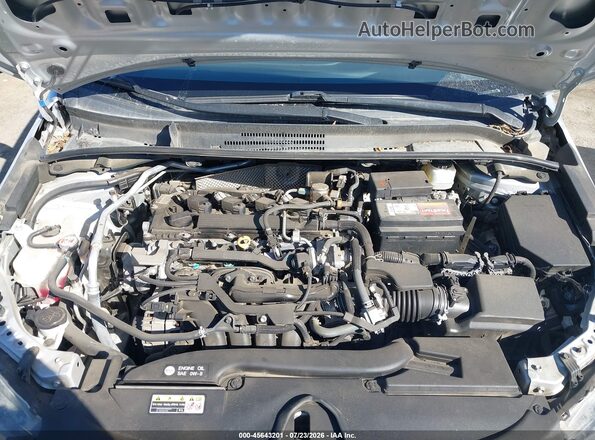 5YFB4MCE3RP181674 2024 TOYOTA COROLLA Silver Հետևի տեսք