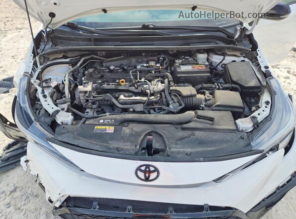5YFB4MCE4RP201527 2024 TOYOTA COROLLA White Widok wnętrza z tyłu