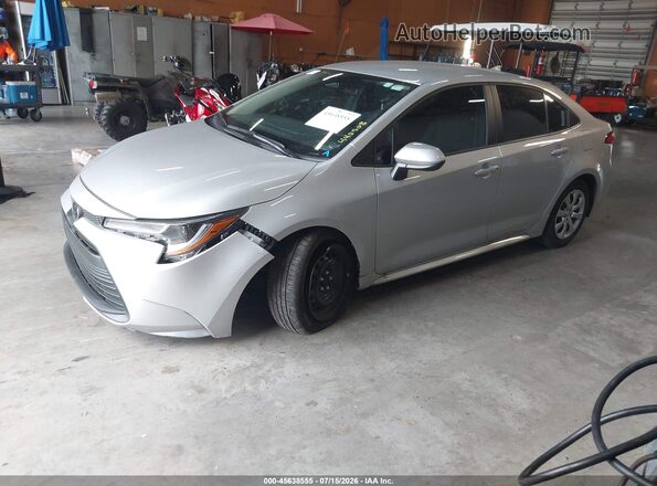 5YFB4MDE0TP412794 2026 TOYOTA COROLLA Silver Vista tres cuartos delantera izquierda