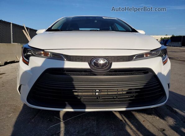 5YFB4MDE1SP239110 2025 TOYOTA COROLLA Белый Вид спереди