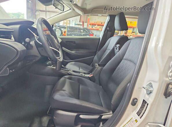 5YFB4MDE1SP264296 2025 TOYOTA COROLLA White Widok wnętrza z przodu