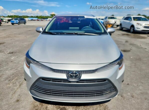 5YFB4MDE1SP291014 2025 TOYOTA COROLLA Silver Widok z przodu