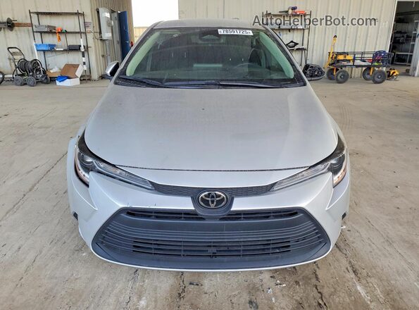 5YFB4MDE2PP070853 2023 TOYOTA COROLLA Silver Widok z przodu