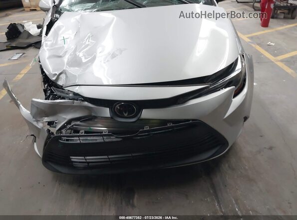 5YFB4MDE2RP157185 2024 TOYOTA COROLLA Silver ხელსაწყოთა პანელის ხედი