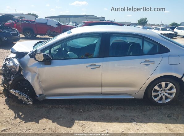 5YFB4MDE2SP324506 2025 TOYOTA COROLLA Silver Vista interior trasera