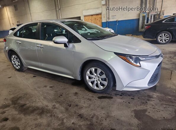 5YFB4MDE3PP003159 2023 TOYOTA COROLLA Серебряный Передняя правая четверть