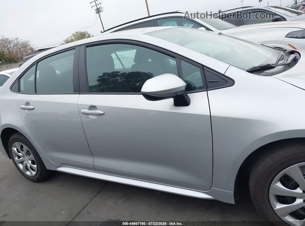 5YFB4MDE4TP369237 2026 TOYOTA COROLLA Silver Widok wnętrza z tyłu