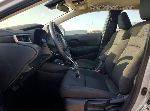 5YFB4MDE5TP432569 2026 TOYOTA COROLLA Silver Widok wnętrza z przodu
