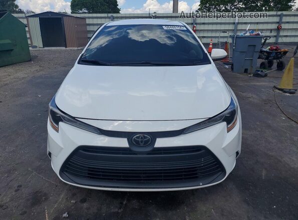 5YFB4MDE6PP008145 2023 TOYOTA COROLLA Белый Вид спереди
