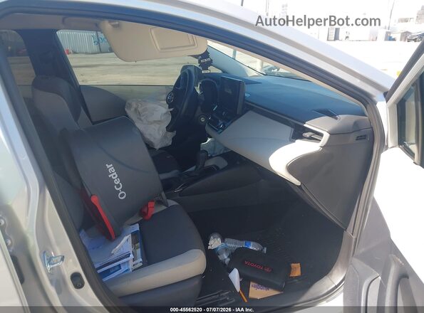 5YFB4MDE6TP416686 2026 TOYOTA COROLLA Silver Front interior view