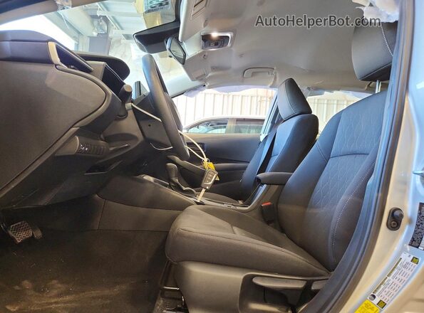 5YFB4MDE6TP465872 2026 TOYOTA COROLLA Silver Front interior view