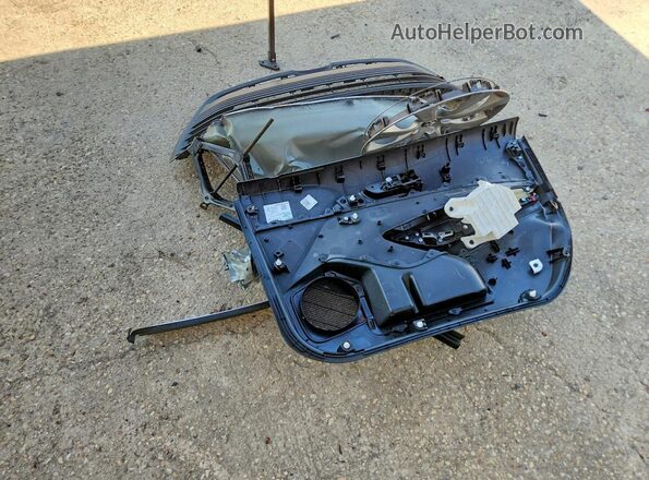 5YFB4MDE7PP055877 2023 TOYOTA COROLLA Silver Вид підкапотного простору