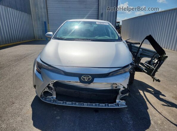 5YFB4MDE7PP055877 2023 TOYOTA COROLLA Silver Вид спереду