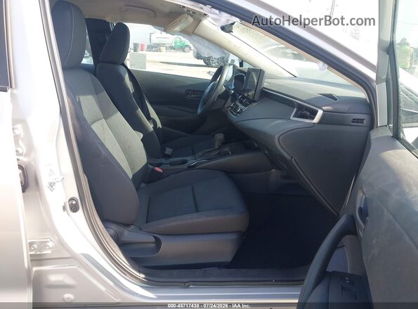 5YFB4MDE7SP333993 2025 TOYOTA COROLLA Silver Widok wnętrza z przodu