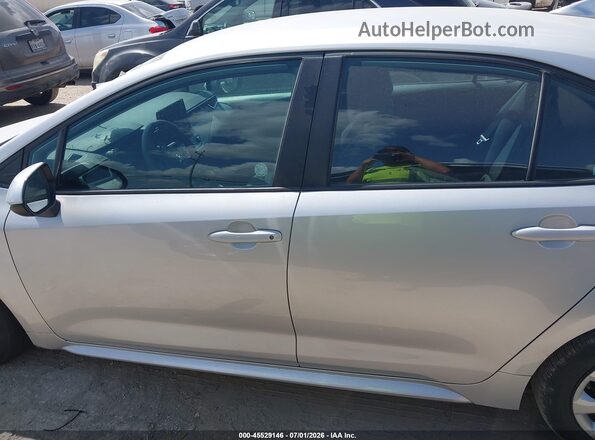 5YFB4MDE8SP265896 2025 TOYOTA COROLLA Silver სალონის 360-გრადუსიანი ხედი