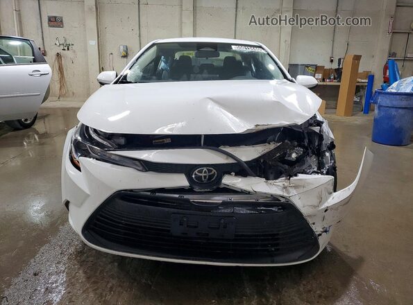 5YFB4MDEXPP066016 2023 TOYOTA COROLLA White Widok z przodu