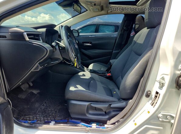5YFBPMBE0MP224076 2021 TOYOTA COROLLA Белый Вид салона спереди