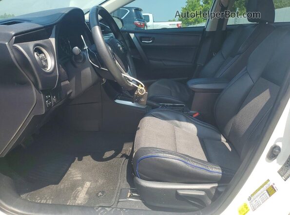 5YFBURHE1HP690747 2017 TOYOTA COROLLA White Vista interior delantera