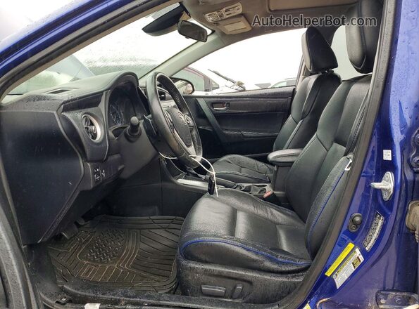 5YFBURHE1JP744084 2018 TOYOTA COROLLA Blue Widok wnętrza z przodu