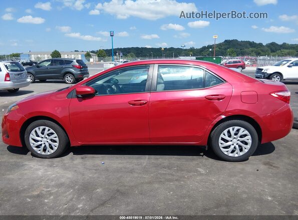 5YFBURHE1JP803733 2018 TOYOTA COROLLA Red Widok wnętrza 360 stopni