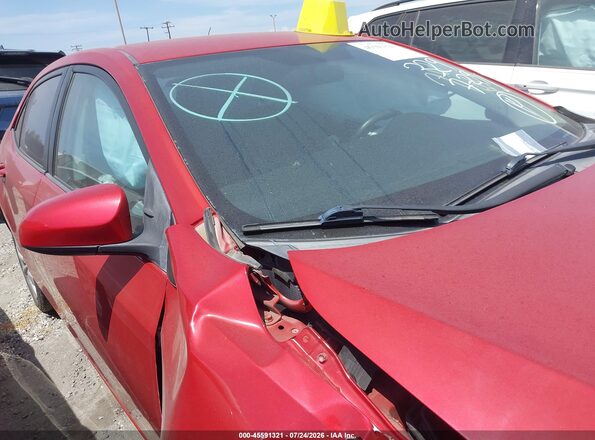 5YFBURHE3GP415816 2016 TOYOTA COROLLA Red Widok wnętrza z tyłu
