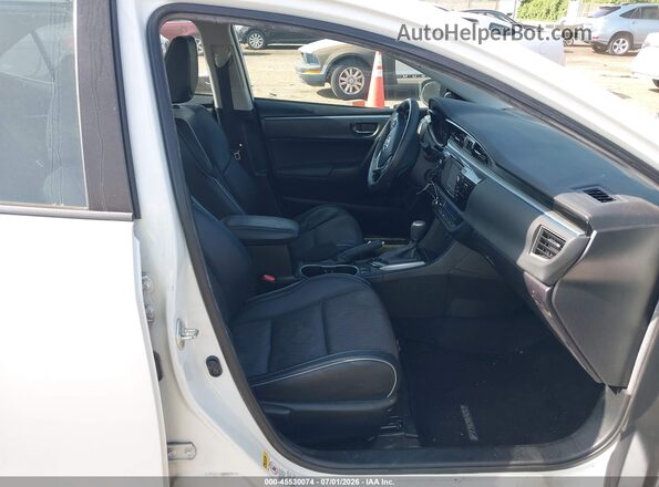 5YFBURHE4GP533809 2016 TOYOTA COROLLA Белый Вид салона спереди