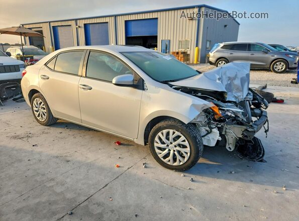 5YFBURHE4HP569176 2017 TOYOTA COROLLA Silver Przód prawy