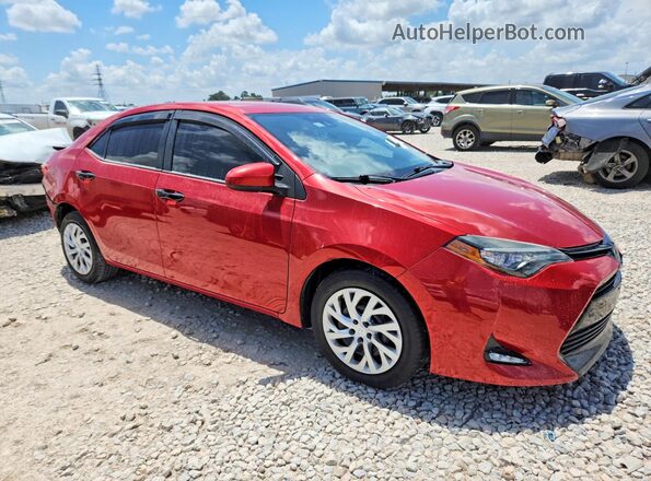 5YFBURHE4HP571266 2017 TOYOTA COROLLA Красный Передняя правая четверть