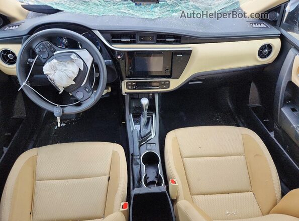 5YFBURHE4HP596474 2017 TOYOTA COROLLA White წინა პანელის ხედი