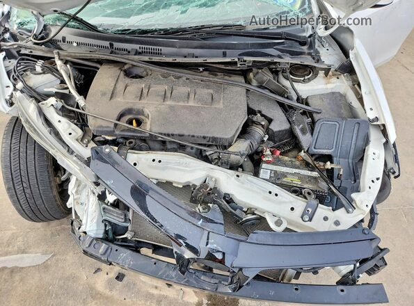 5YFBURHE4HP596474 2017 TOYOTA COROLLA White უკანა სალონის ხედი