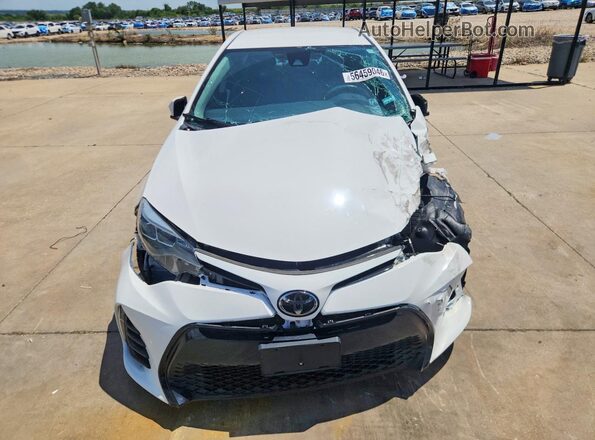 5YFBURHE4HP636519 2017 TOYOTA COROLLA Белый Вид спереди