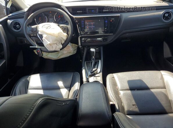5YFBURHE4HP659640 2017 TOYOTA COROLLA Silver Vista del salpicadero