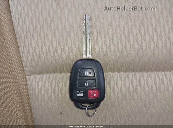 5YFBURHE4HP660562 2017 TOYOTA COROLLA White Dashboard view