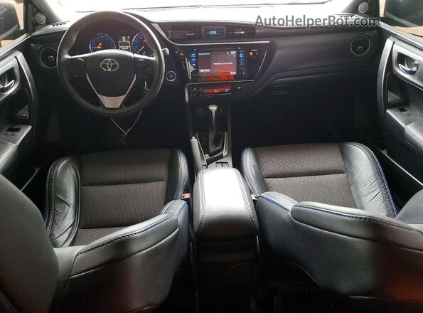 5YFBURHE4HP680956 2017 TOYOTA COROLLA Black Widok deski rozdzielczej