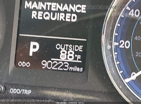 5YFBURHE4HP698955 2017 TOYOTA COROLLA White 