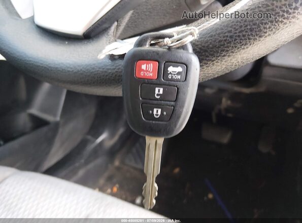 5YFBURHE4HP698955 2017 TOYOTA COROLLA White Widok deski rozdzielczej
