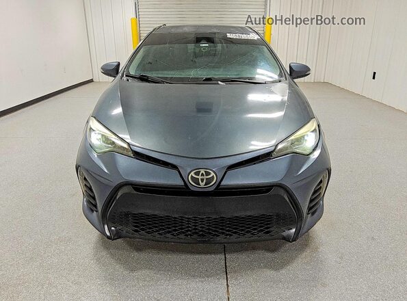 5YFBURHE4HP725989 2017 TOYOTA COROLLA Gray Вид спереду