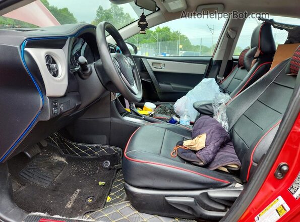 5YFBURHE4JP751949 2018 TOYOTA COROLLA Red Widok wnętrza z przodu