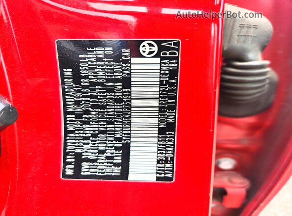 5YFBURHE4JP751949 2018 TOYOTA COROLLA Red Widok komory silnika