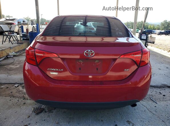 5YFBURHE4JP765348 2018 TOYOTA COROLLA Красный Вид сзади