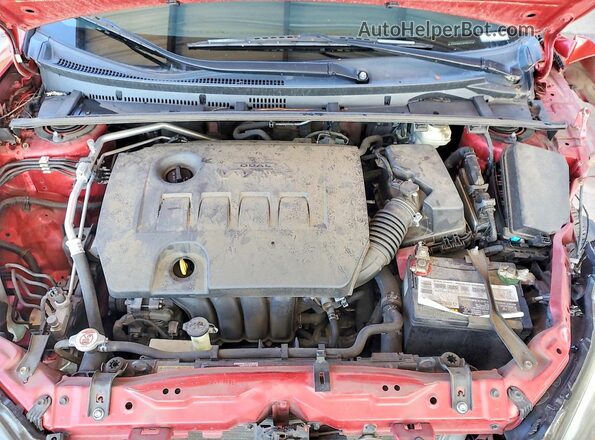 5YFBURHE4JP765348 2018 TOYOTA COROLLA Красный Вид задней части салона