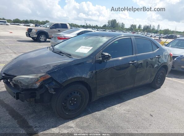 5YFBURHE4JP767133 2018 TOYOTA COROLLA Black Widok z przodu