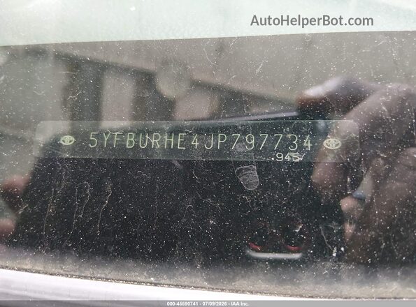 5YFBURHE4JP797734 2018 TOYOTA COROLLA Green Շարժիչի բաժամունքի տեսք