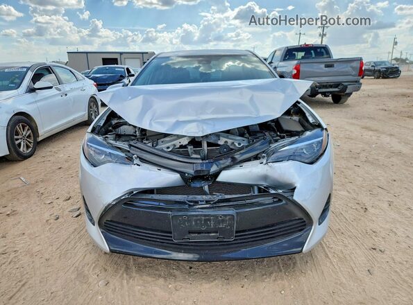 5YFBURHE4JP808554 2018 TOYOTA COROLLA Silver Widok z przodu