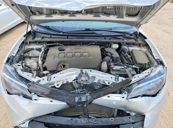 5YFBURHE4JP808554 2018 TOYOTA COROLLA Silver Widok wnętrza z tyłu